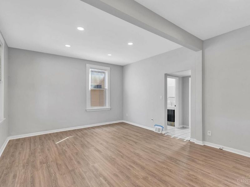 2001 Dana Avenue, Cincinnati, OH 45207 Photo 12