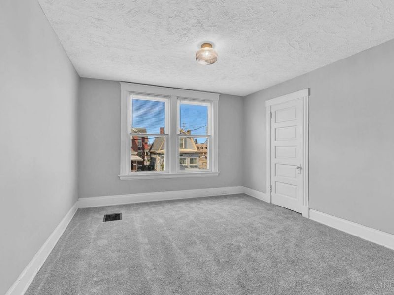 2001 Dana Avenue, Cincinnati, OH 45207 Photo 22