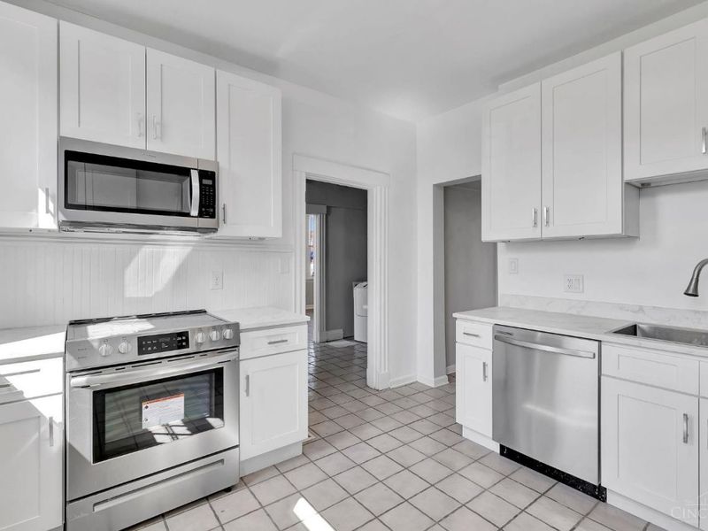 2001 Dana Avenue, Cincinnati, OH 45207 Photo 4