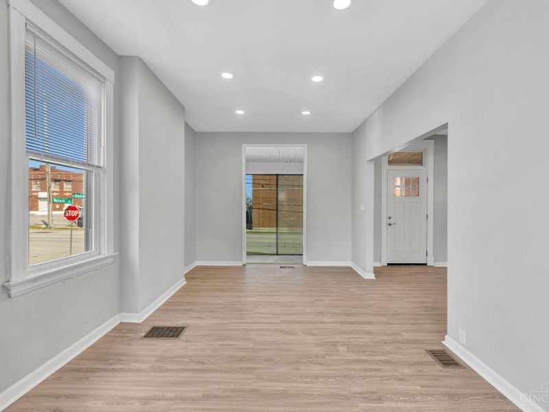 2001 Dana Avenue, Cincinnati, OH 45207 Photo 7