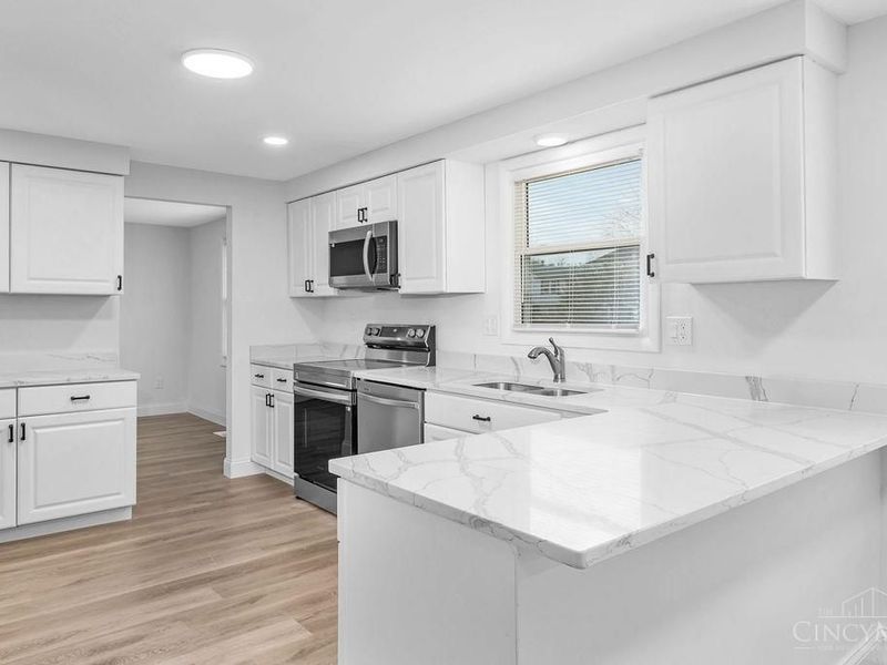 6701 Galaxie Drive, Clayton, OH 45415 Photo 13