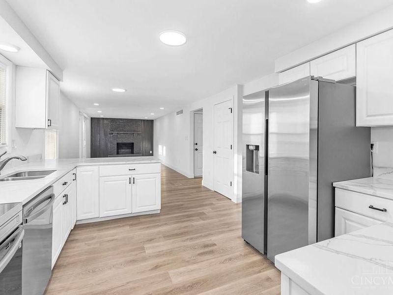 6701 Galaxie Drive, Clayton, OH 45415 Photo 14