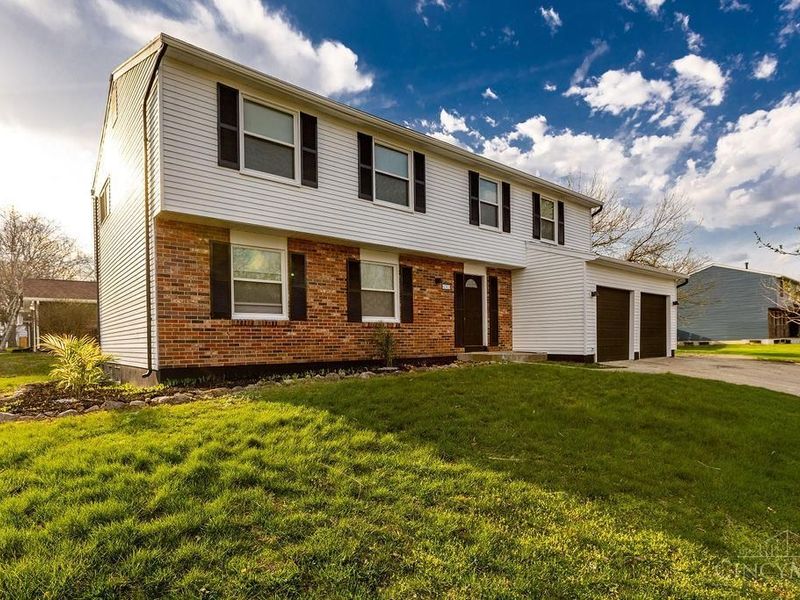 6701 Galaxie Drive, Clayton, OH 45415 Photo 3