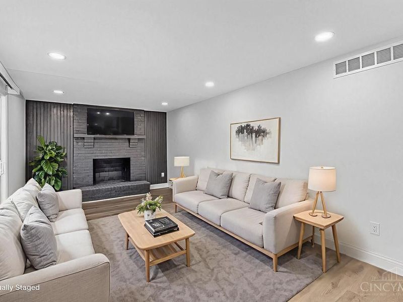 6701 Galaxie Drive, Clayton, OH 45415 Photo 5