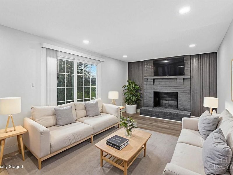 6701 Galaxie Drive, Clayton, OH 45415 Photo 7