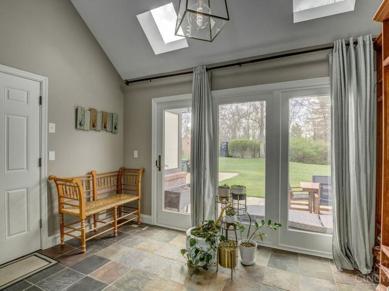 8317 Jakaro Drive, Anderson Twp, OH 45255 Photo 11