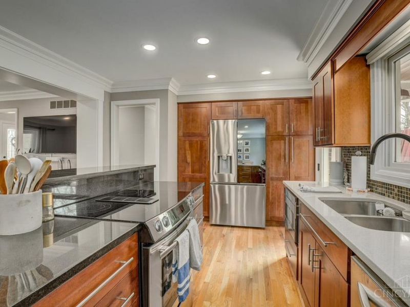 8317 Jakaro Drive, Anderson Twp, OH 45255 Photo 12