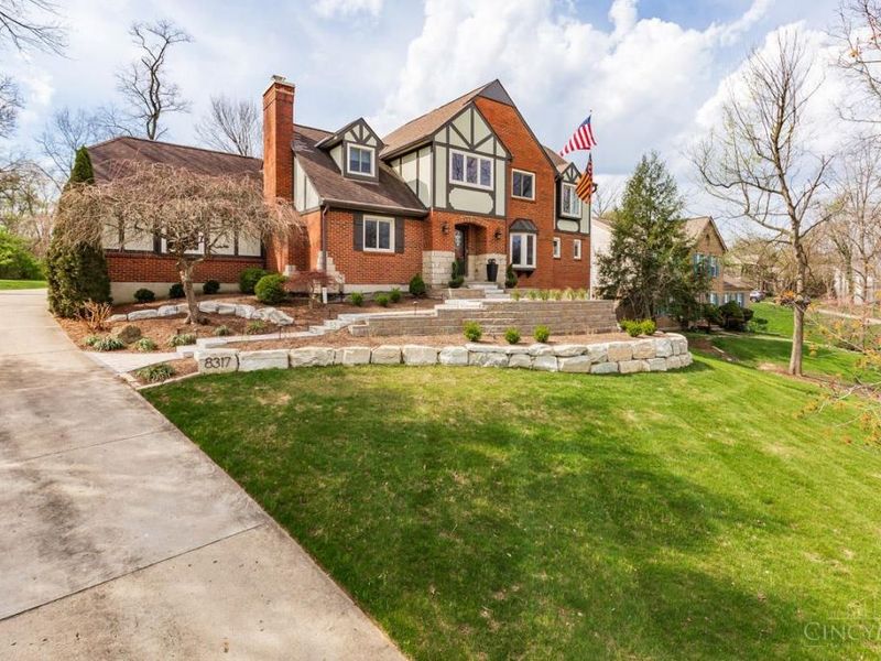 8317 Jakaro Drive, Anderson Twp, OH 45255 Photo 2