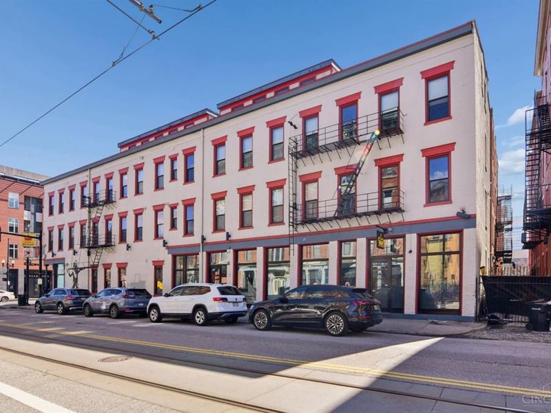 5 W Twelfth Street, Unit 1, Cincinnati, OH 45202 Photo 2