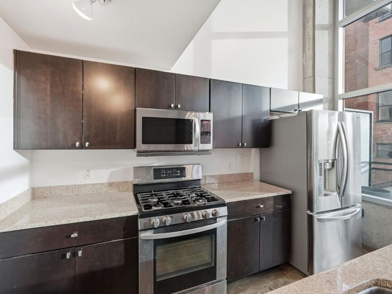 353 W Fourth Street, Unit 209, Cincinnati, OH 45202 Photo 17