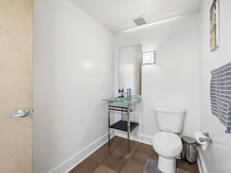 353 W Fourth Street, Unit 209, Cincinnati, OH 45202 Photo 18