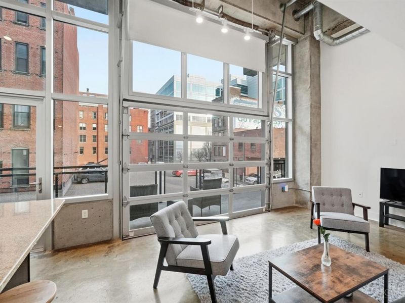 353 W Fourth Street, Unit 209, Cincinnati, OH 45202 Photo 4