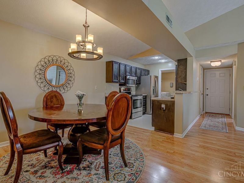 9801 Regatta Drive, Unit 308, Cincinnati, OH 45252 Photo 14