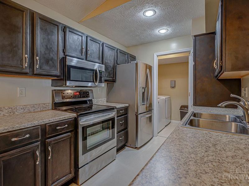 9801 Regatta Drive, Unit 308, Cincinnati, OH 45252 Photo 16