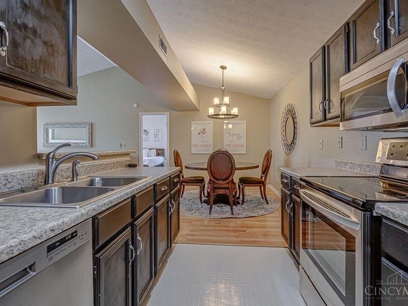 9801 Regatta Drive, Unit 308, Cincinnati, OH 45252 Photo 19