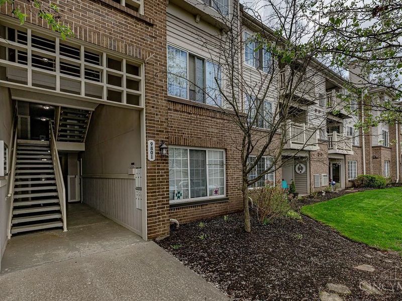 9801 Regatta Drive, Unit 308, Cincinnati, OH 45252 Photo 8