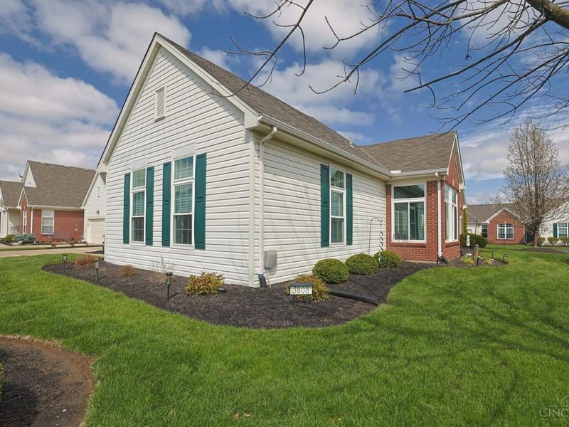 3808 Sandtrap Circle, Mason, OH 45040 Photo 2