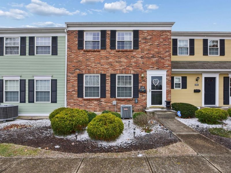 125 Chapel Hill Drive, Fairfield, OH 45014 Photo 1