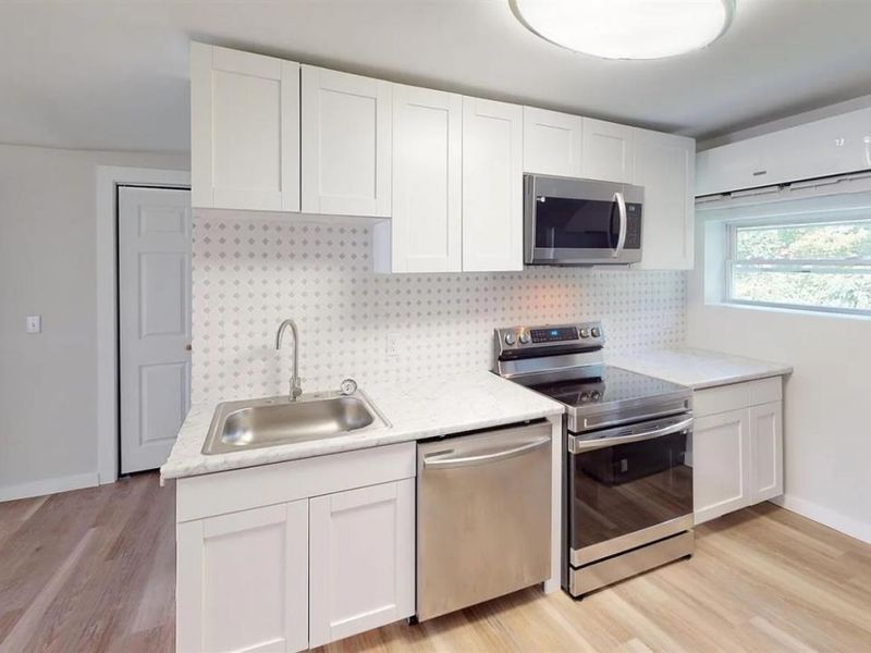 6014 Prentice Street, Cincinnati, OH 45227 Photo 2