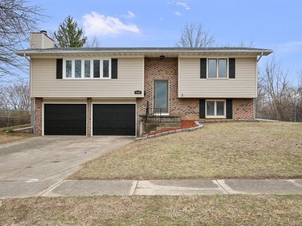 2501 E 34th Street Court , Davenport, IA 52807