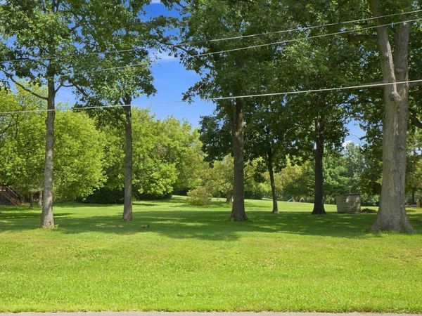 38705 N Pine Grove Avenue, Wadsworth, IL 60083