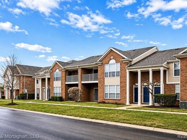 16342 Chatham Drive, Macomb Twp, MI 48044