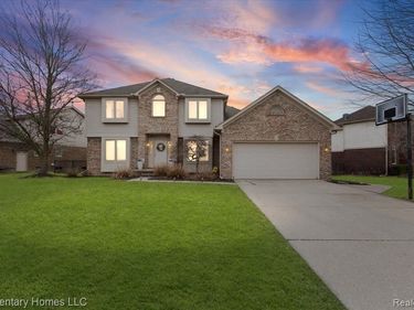 53260 Forestglade Drive, Chesterfield Twp, MI 48047
