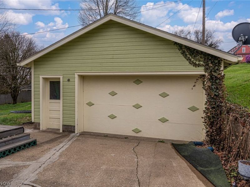 481 Hill Street, Coshocton, OH 43812 Photo 2