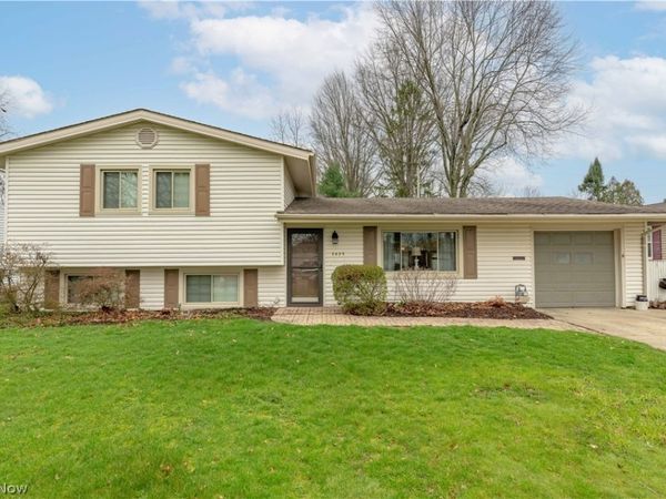 2435 Eastern Avenue , Alliance, OH 44601