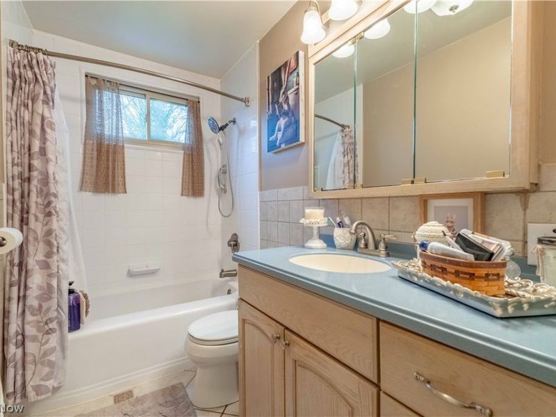 2435 Eastern Avenue , Alliance, OH 44601 Photo 21