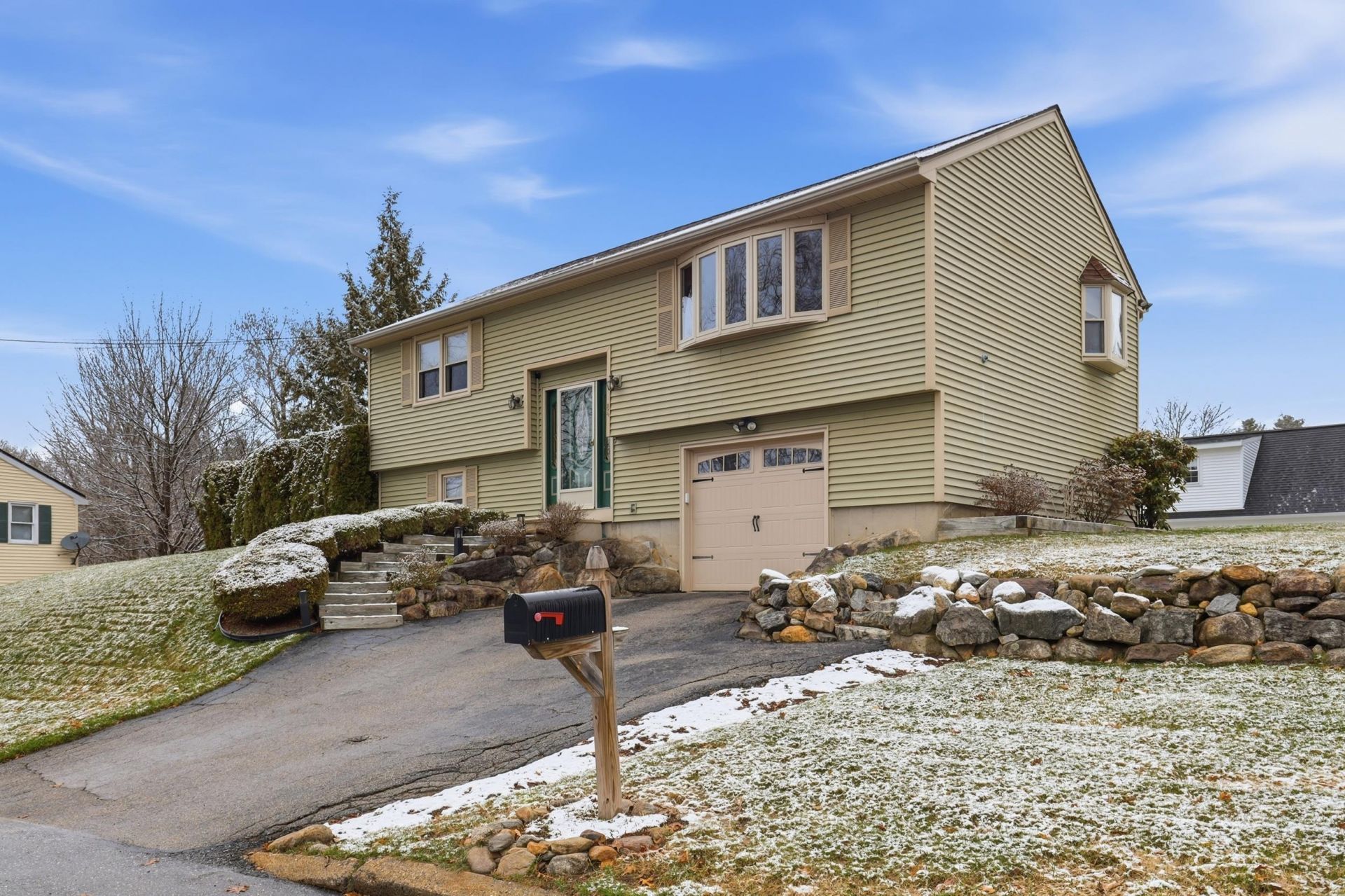 84 S Fremont Street, Manchester, NH 03103 Main Photo