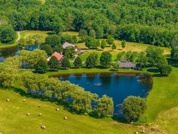 14 Bartlett Road, Kensington, NH 03833