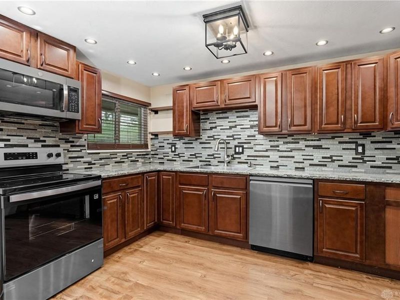 1681 Hillwood Drive, Kettering, OH 45439 Photo 10