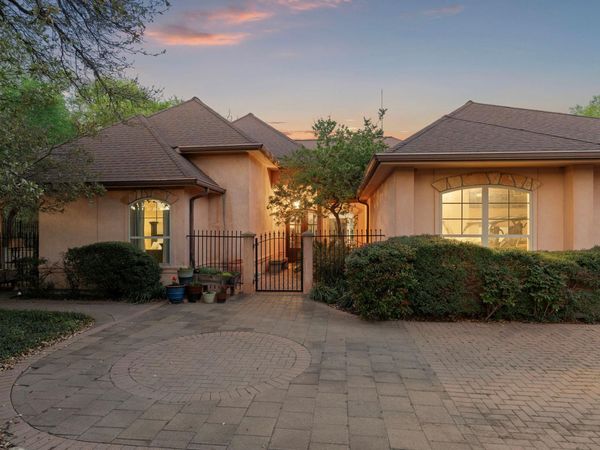 200 Red Bird LN , Kingsbury, TX 78638