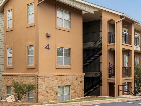 6810 Deatonhill DR, Unit 4102, Austin, TX 78745