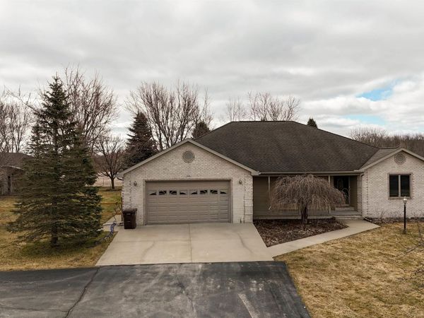 7141 Pleasant Valley Road W, Blanchard, MI 49310