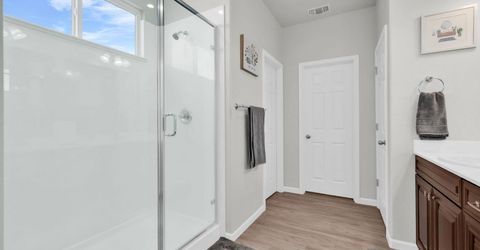 9633 Respect Dr, Sacramento, CA 95829 Photo