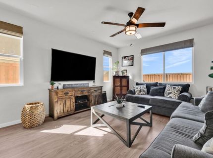 9633 Respect Dr, Sacramento, CA 95829 Photo