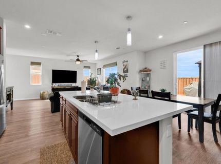 9633 Respect Dr, Sacramento, CA 95829 Photo