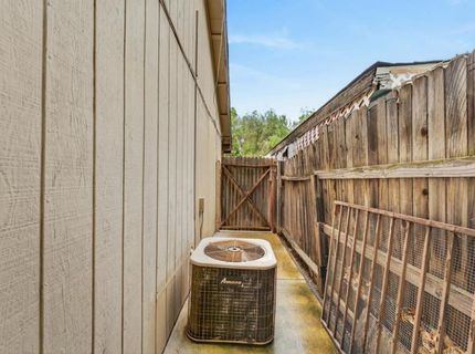 1754 Urbana Way, Sacramento, CA 95833 Photo