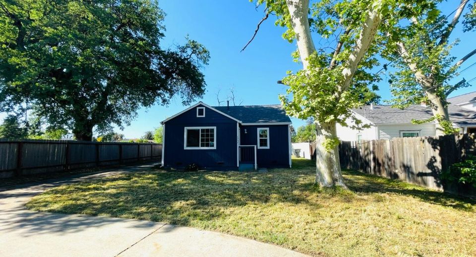 1757 Kenwood St, Sacramento, CA 95815 Photo