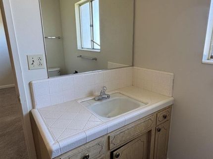 777 Lawrence Dr, Gilroy, CA 95020 Photo