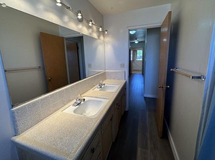 777 Lawrence Dr, Gilroy, CA 95020 Photo