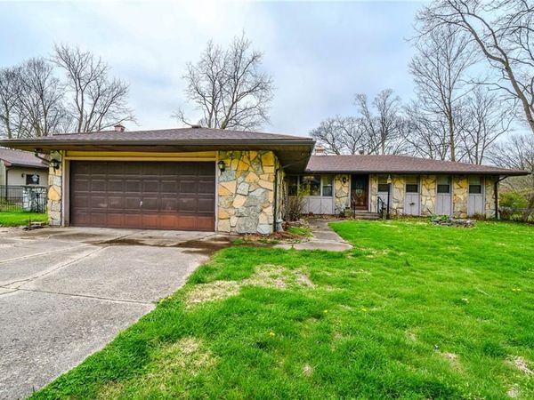 3223 Ravenwood Road, Fairborn, OH 45324