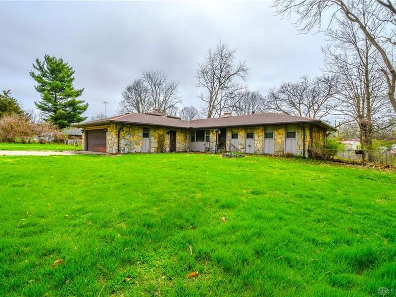 3223 Ravenwood Road, Fairborn, OH 45324 Photo 2