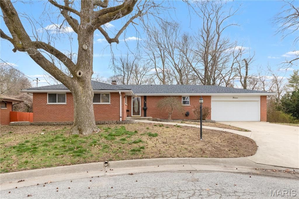 13 Hebner Drive, Alton, IL 62002 Main Photo