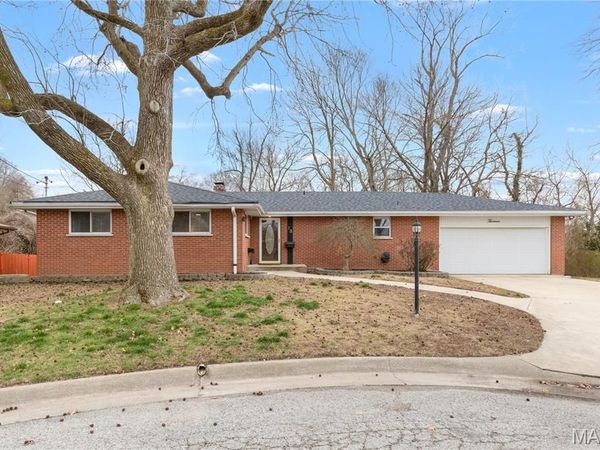 13 Hebner Drive, Alton, IL 62002