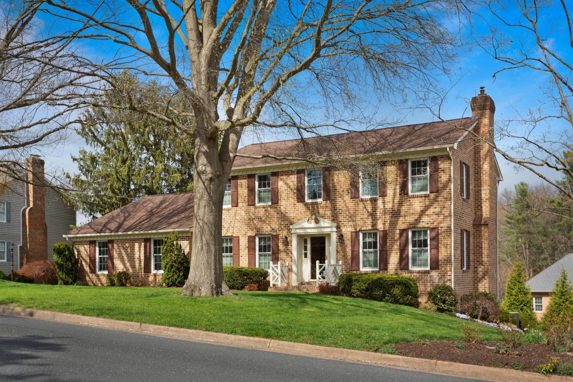 221 Divot Dr, Harrisonburg, VA 22801 Main Photo