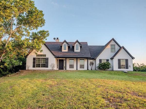142 Lakeside Drive, Lipan, TX 76462