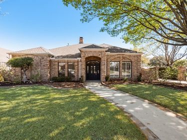 11104 Manorview Circle, Dallas, TX 75228